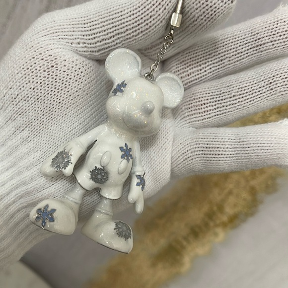 Disney x BAUBLEBAR - Mickey snow ❄️ Jewelry key change / bag Charm ❄️🎁🫶🏽💋💓 - Picture 8 of 9